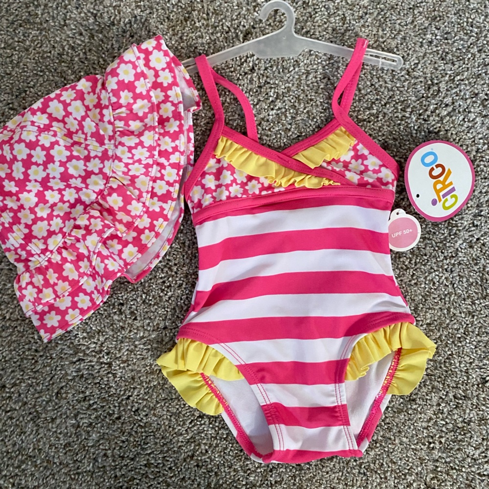 Circe Infant swimsuit NWT - Picture 1 of 3